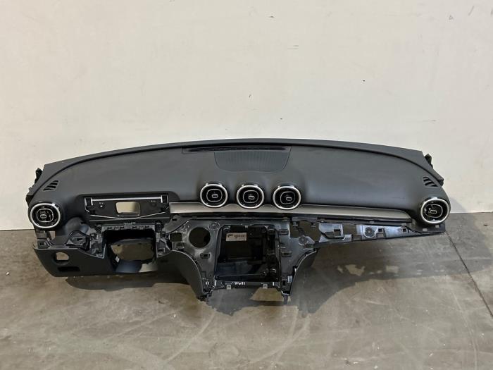 Używane Panel Mercedes C Estate (S206) C-200d 2.0 Turbo 16V Cena € 756,25 Z VAT oferowane przez Autoparts Van De Velde