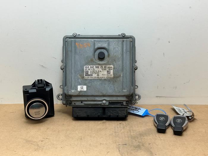 Used Ignition lock + computer Mercedes E Estate (S212) E-300 CDI V6 24V BlueEfficiency 4-Matic Price € 121,00 Inclusive VAT offered by Autoparts Van De Velde