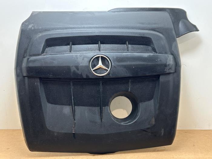 Usados Cobertor motor Mercedes A (W176) 1.5 A-180 CDI, A-180d 16V Precio € 90,75 IVA incluido ofrecido por Autoparts Van De Velde