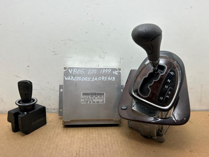 Used Ignition lock + computer Mercedes S (W220) 3.2 S-320 18V Price € 605,00 Inclusive VAT offered by Autoparts Van De Velde