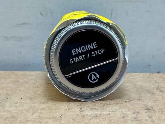 Używane Przelacznik Start/Stop Mercedes C Estate (S206) C-200d 2.0 Turbo 16V Cena € 18,15 Z VAT oferowane przez Autoparts Van De Velde