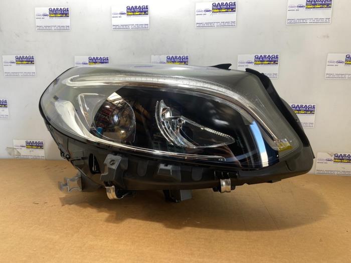 Nowe Reflektor prawy Mercedes B (W246/W242) 2.0 B-220 BlueEFFICIENCY Turbo 16V 4-Matic Cena € 762,30 Z VAT oferowane przez Autoparts Van De Velde