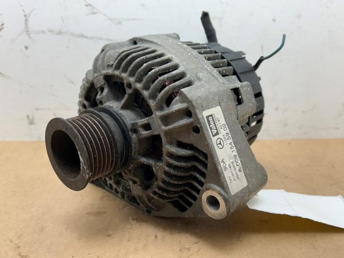 Gebrauchte Dynamo Mercedes SLK (R170) 2.0 200 16V Preis € 90,75 Mit Mehrwertsteuer angeboten von Autoparts Van De Velde