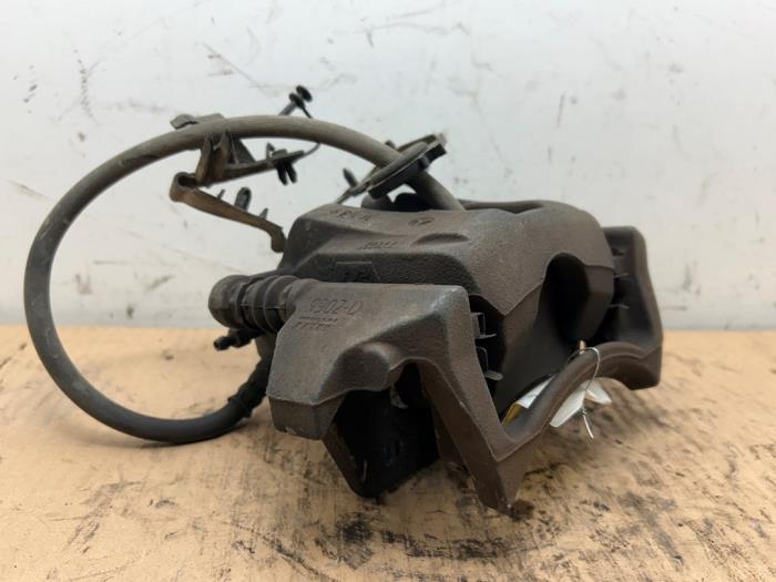 Gebrauchte Bremszange links vorne Mercedes A (W169) 2.0 A-180 CDI 16V Preis € 36,30 Mit Mehrwertsteuer angeboten von Autoparts Van De Velde