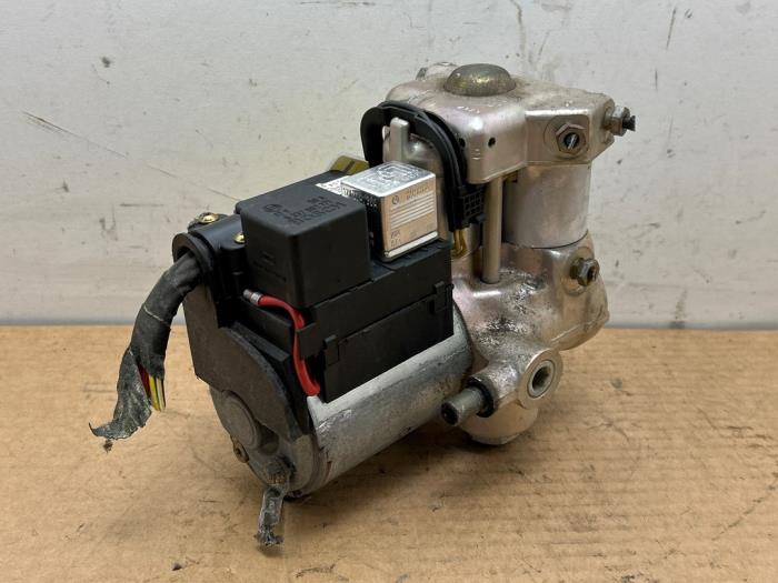 Begagnade ABS-pump Mercedes S (W140) 3.2 300 SE,SEL 24V Pris € 181,50 Inklusive moms erbjuds av Autoparts Van De Velde