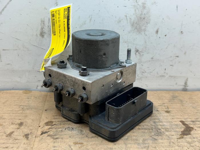 Gebrauchte ABS Pumpe Mercedes B (W246/W242) 1.8 B-180 CDI BlueEFFICIENCY 16V Preis € 90,75 Mit Mehrwertsteuer angeboten von Autoparts Van De Velde
