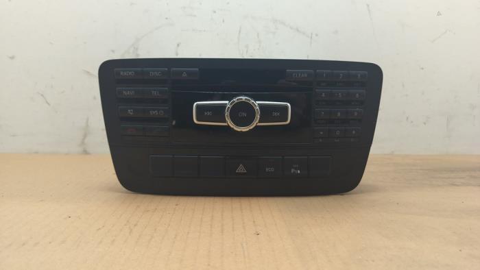 Gebrauchte Radio Mercedes B (W246/W242) 1.8 B-180 CDI BlueEFFICIENCY 16V Preis € 108,90 Mit Mehrwertsteuer angeboten von Autoparts Van De Velde