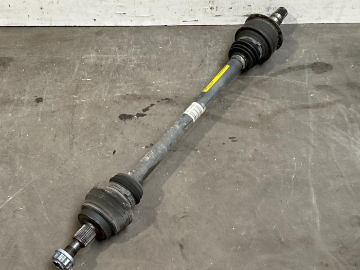 Gebrauchte Antriebswelle links hinten Mercedes ML III (166) 2.1 ML-250 CDI 16V BlueTEC 4-Matic Preis € 121,00 Mit Mehrwertsteuer angeboten von Autoparts Van De Velde
