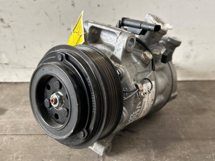 Usagé Compresseur de clim Mercedes C (W205) C-200d 2.2 16V Prix € 90,75 Prix TTC proposé par Autoparts Van De Velde