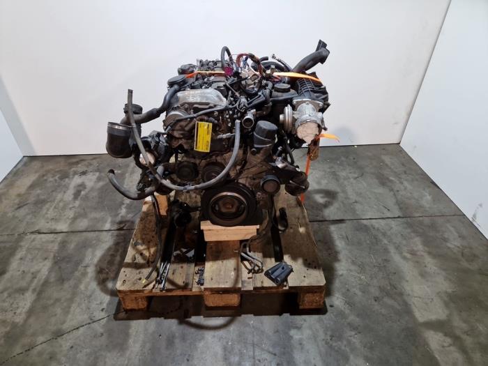 Used Engine Mercedes C (W203) 2.2 C-200 CDI 16V Price € 484,00 Inclusive VAT offered by Autoparts Van De Velde