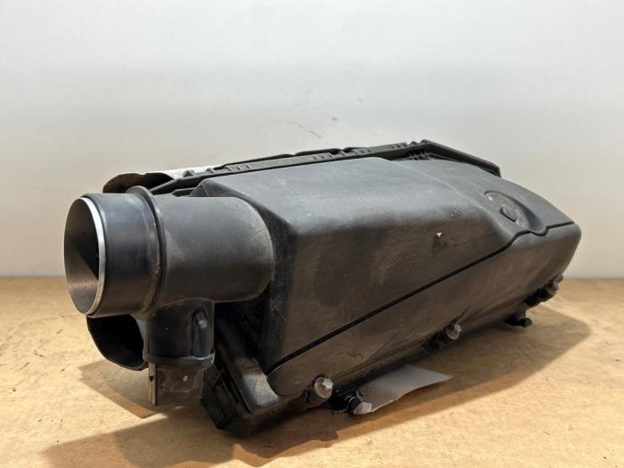 Begagnade Luftfilterhus Mercedes C (W203) 2.2 C-200 CDI 16V Pris € 102,85 Inklusive moms erbjuds av Autoparts Van De Velde