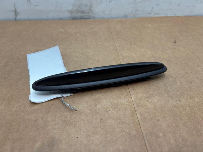 Gebrauchte Antenne Mercedes B (W246/W242) 1.8 B-180 CDI BlueEFFICIENCY 16V Preis € 90,75 Mit Mehrwertsteuer angeboten von Autoparts Van De Velde