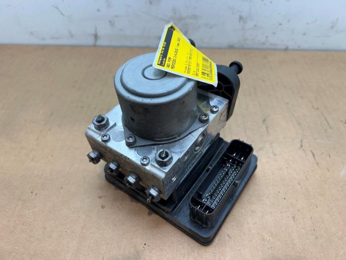 Begagnade ABS-pump Mercedes E (C238) E-220d 2.0 Turbo 16V Pris € 302,50 Inklusive moms erbjuds av Autoparts Van De Velde