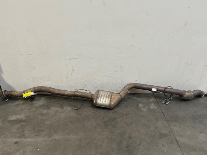 Gebrauchte Auspuff Mitteldämpfer Mercedes E (C238) E-220d 2.0 Turbo 16V Preis € 363,00 Mit Mehrwertsteuer angeboten von Autoparts Van De Velde