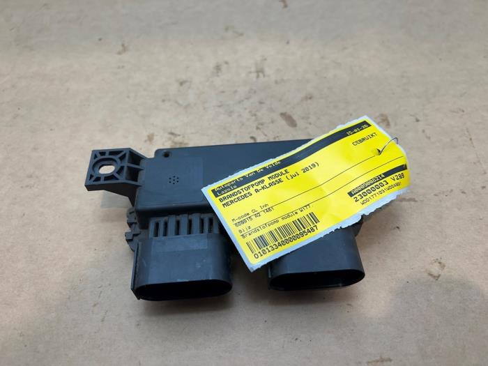 Usagé Module pompe carburant Mercedes A Limousine (177.1) 1.5 A-180d Prix € 30,25 Prix TTC proposé par Autoparts Van De Velde