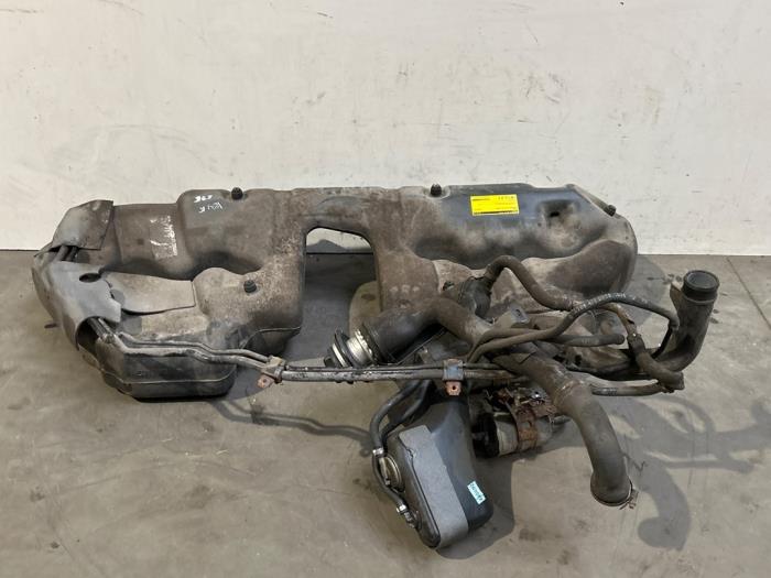 Używane Zbiornik Mercedes CLK (R208) 2.0 200 16V Cena € 272,25 Z VAT oferowane przez Autoparts Van De Velde