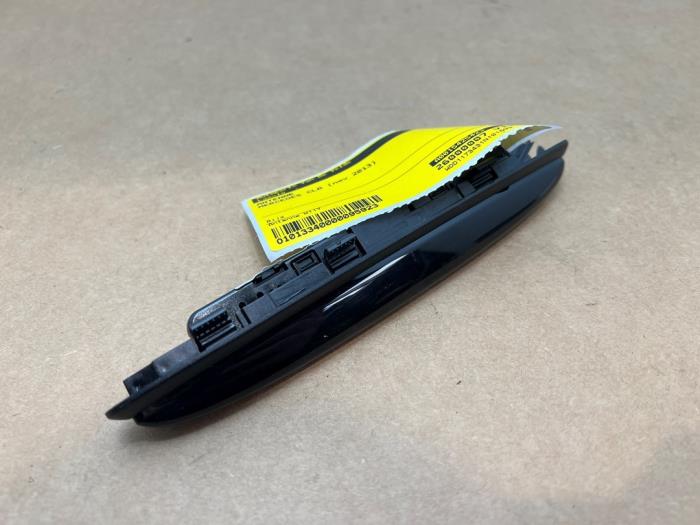 Gebrauchte Antenne Mercedes CLA (117.3) 1.6 CLA-200 16V Preis € 90,75 Mit Mehrwertsteuer angeboten von Autoparts Van De Velde