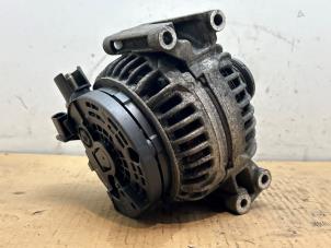 Dynamo van een Mercedes-Benz E (W211) 2.2 E-200 CDI 16V 2006