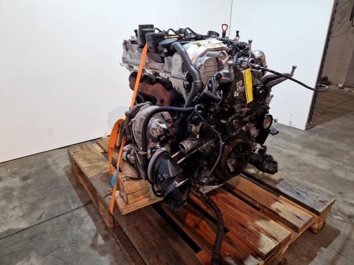 Engine from a Mercedes-Benz E (W211) 2.2 E-200 CDI 16V 2006