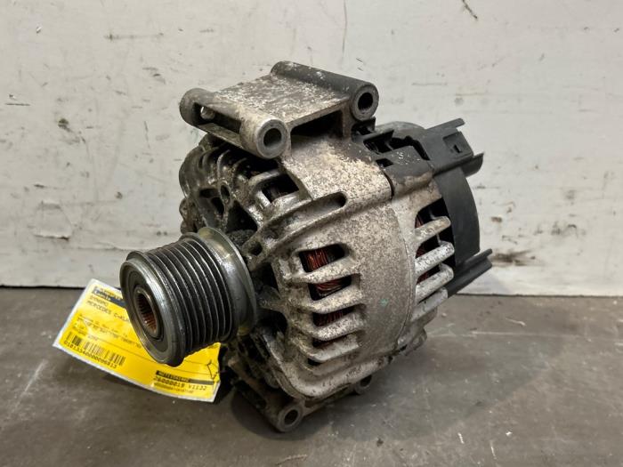 Gebrauchte Dynamo Mercedes C (W204) 1.8 C-200K 16V Preis € 90,75 Mit Mehrwertsteuer angeboten von Autoparts Van De Velde