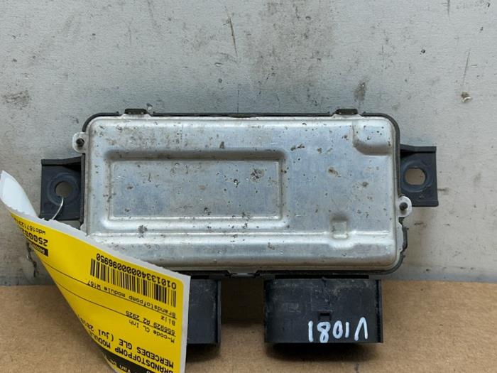 Usagé Module pompe carburant Mercedes GLE (V167) 400d 2.9 4-Matic Prix € 30,25 Prix TTC proposé par Autoparts Van De Velde
