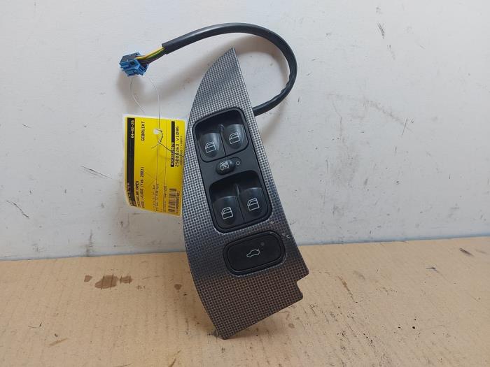 Usados Interruptor combinado de ventanillas Mercedes C (W203) 2.2 C-220 CDI 16V Precio € 54,45 IVA incluido ofrecido por Autoparts Van De Velde