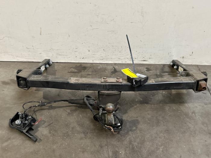 Tow bar