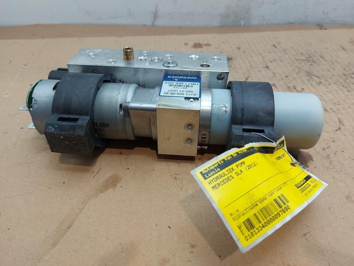 Begagnade Hydraulpump Mercedes SLK (R172) 2.1 250 CDI, 250d 16V Pris € 363,00 Inklusive moms erbjuds av Autoparts Van De Velde