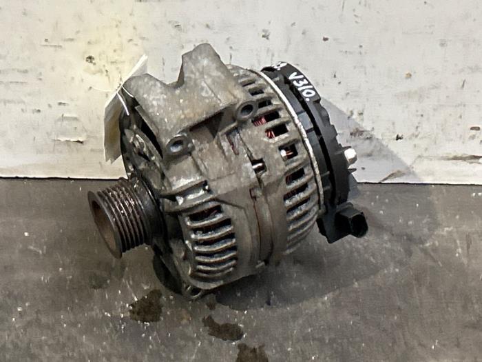 Usagé Dynamo Mercedes CLK (C209) 3.0 280 V6 18V Prix € 60,50 Prix TTC proposé par Autoparts Van De Velde