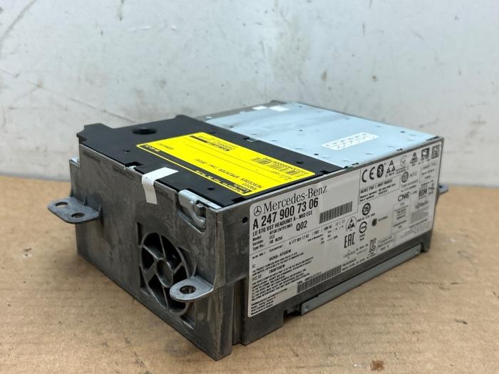 Używane Radio Mercedes Sprinter 3,5t (907.6/910.6) 314 CDI 2.1 D RWD Cena € 659,45 Z VAT oferowane przez Autoparts Van De Velde