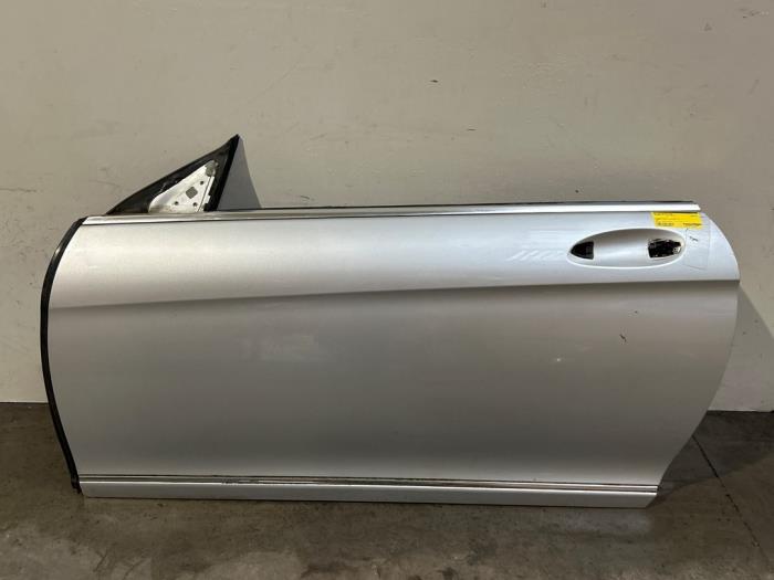 Begagnade Dörr, 2-dörrars, vänster Mercedes CL (216) 5.5 CL-550 V8 32V Pris € 786,50 Inklusive moms erbjuds av Autoparts Van De Velde