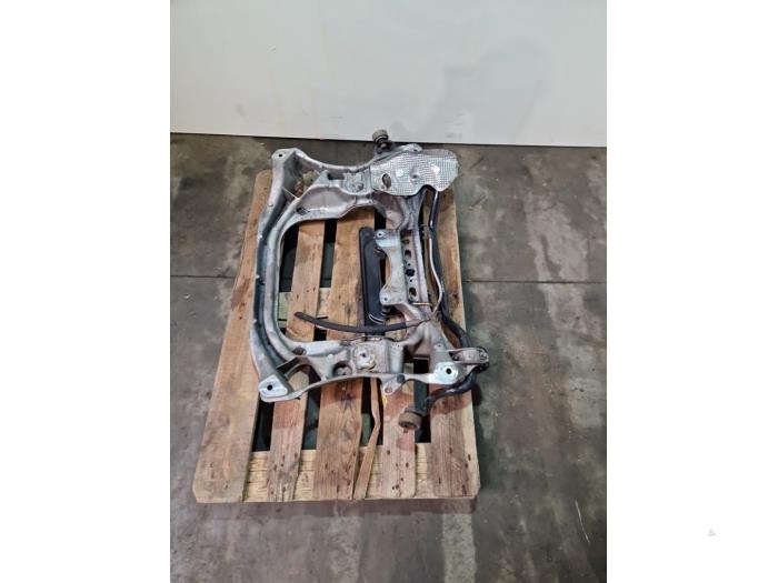 Used Subframe Mercedes S (W220) 3.2 S-320 CDI 24V Price € 302,50 Inclusive VAT offered by Autoparts Van De Velde