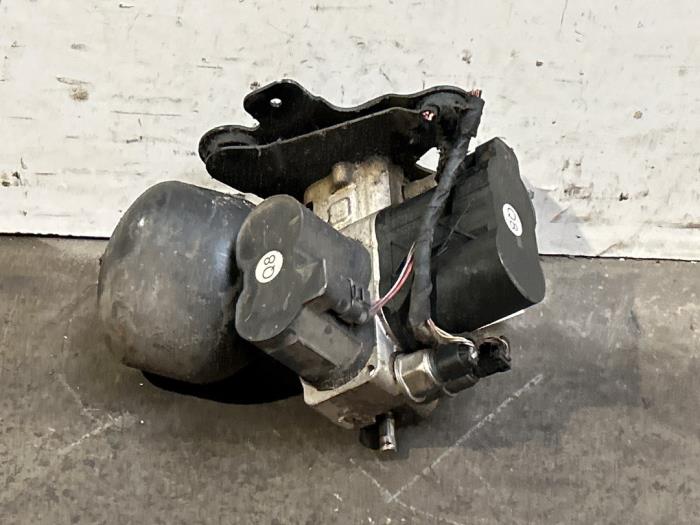 Gebrauchte Ölpumpe Module Mercedes CL (216) 5.5 CL-550 V8 32V Preis € 756,25 Mit Mehrwertsteuer angeboten von Autoparts Van De Velde