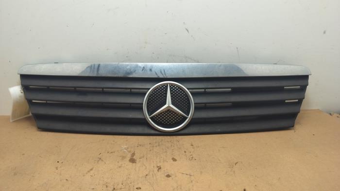 Gebrauchte Grill Mercedes A (W168) 1.7 A-170 CDI 16V Preis € 60,50 Mit Mehrwertsteuer angeboten von Autoparts Van De Velde