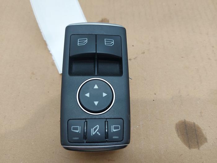 Usados Interruptor combinado de ventanillas Mercedes SL (R231) 500 4.7 V8 32V Precio € 48,40 IVA incluido ofrecido por Autoparts Van De Velde