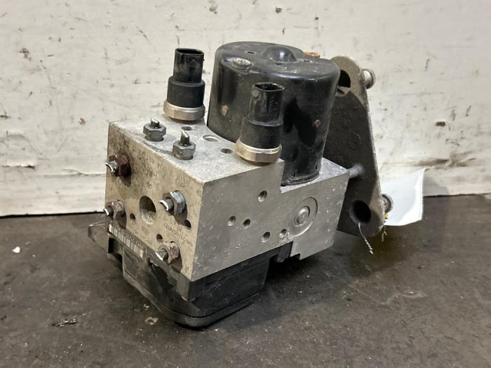 Usagé Bloc ABS Mercedes A (W168) 1.9 A-190 Prix € 78,65 Prix TTC proposé par Autoparts Van De Velde