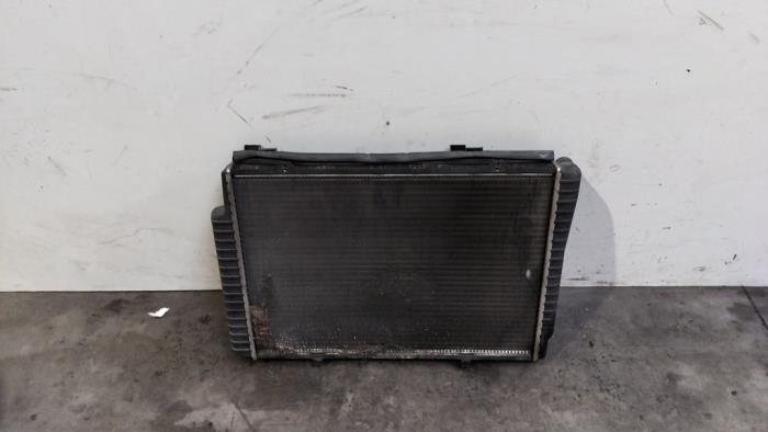 Usagé Radiateur Mercedes CLK (R208) 2.0 200 16V Prix € 108,90 Prix TTC proposé par Autoparts Van De Velde