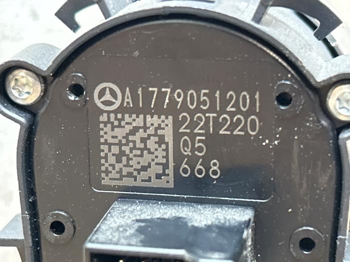 Ignition lock + computer from a Mercedes-Benz CLA (118.3) 1.3 CLA-250 e Turbo 16V 2022