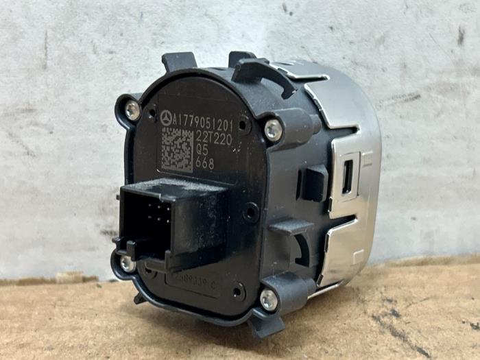 Ignition lock + computer from a Mercedes-Benz CLA (118.3) 1.3 CLA-250 e Turbo 16V 2022