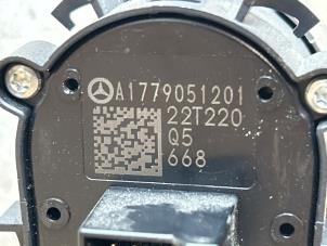 Ignition lock + computer from a Mercedes-Benz CLA (118.3) 1.3 CLA-250 e Turbo 16V 2022