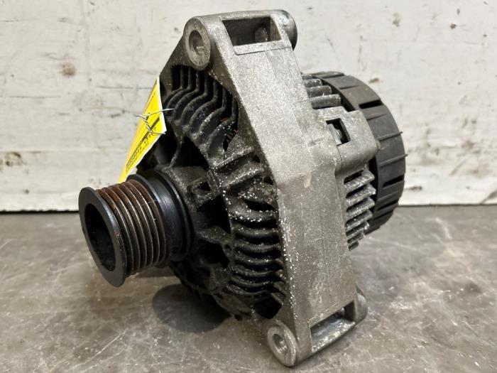 Gebrauchte Dynamo Mercedes CLK (R208) 2.0 200 16V Preis € 60,50 Mit Mehrwertsteuer angeboten von Autoparts Van De Velde