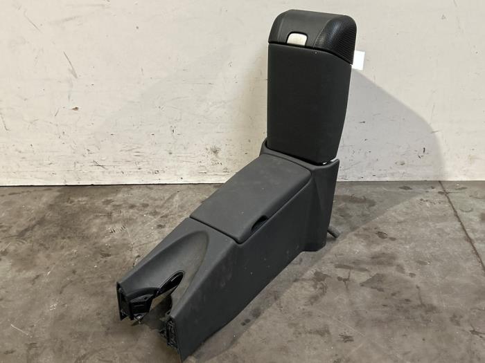 Usagé Console centrale Mercedes SLK (R171) 1.8 200 K 16V Prix € 151,25 Prix TTC proposé par Autoparts Van De Velde