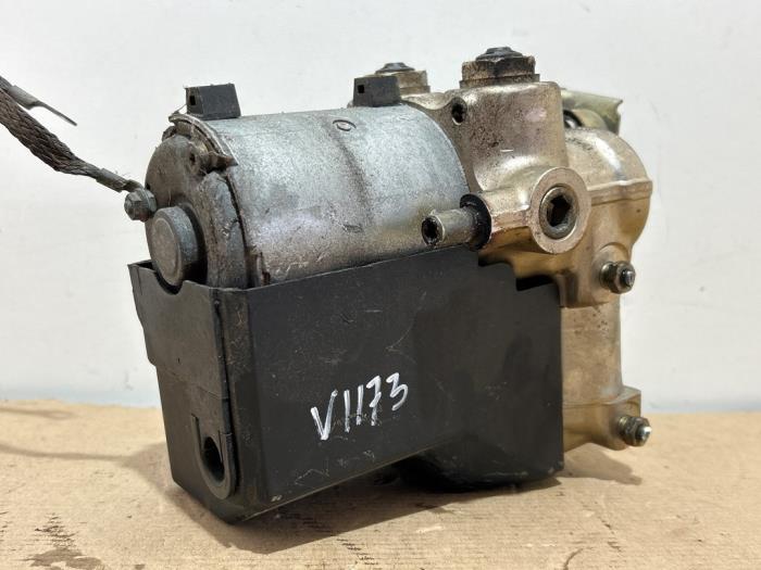 Usagé Bloc ABS Mercedes E (W124) 2.5 250 D Prix € 181,50 Prix TTC proposé par Autoparts Van De Velde