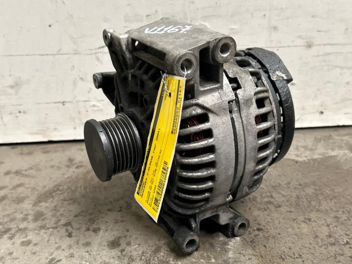 Begagnade Dynamo Mercedes C Combi (S203) 2.2 C-220 CDI 16V Pris € 90,75 Inklusive moms erbjuds av Autoparts Van De Velde