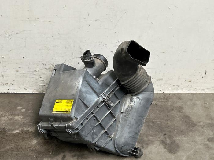 Begagnade Luftfilterhus Mercedes C (W202) 2.2 C-220 CDI 16V Pris € 78,65 Inklusive moms erbjuds av Autoparts Van De Velde