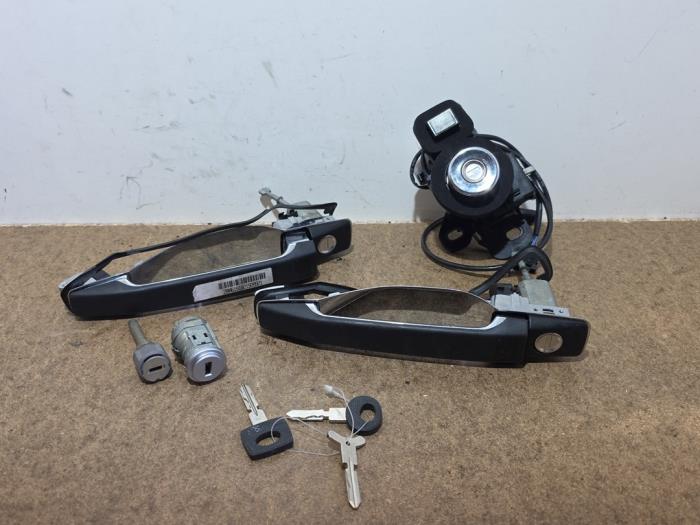 Gebrauchte Schlossset Mercedes S (W140) 4.2 420 SE,SEL 32V (S 420) Preis € 363,00 Mit Mehrwertsteuer angeboten von Autoparts Van De Velde