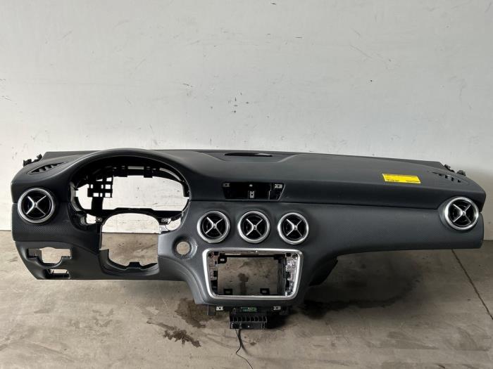 Używane Panel Mercedes A (W176) 1.5 A-160 CDI, A-160d 16V Cena € 302,50 Z VAT oferowane przez Autoparts Van De Velde