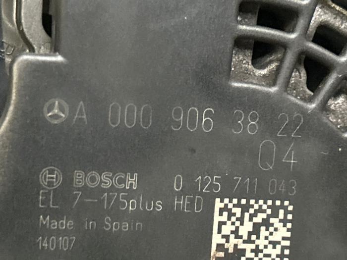 Dynamo från en Mercedes-Benz A (W176) 1.5 A-160 CDI, A-160d 16V 2014