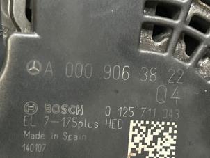 Dynamo från en Mercedes-Benz A (W176) 1.5 A-160 CDI, A-160d 16V 2014