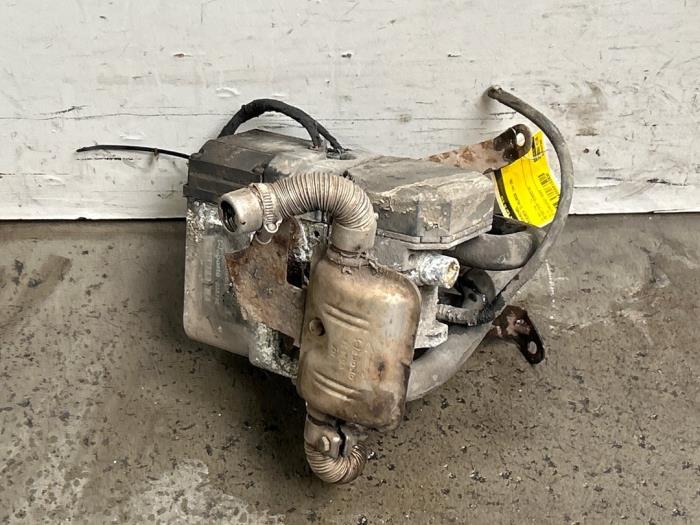 Usados Calefactor Mercedes C (W202) 2.2 C-220 CDI 16V Precio € 175,45 IVA incluido ofrecido por Autoparts Van De Velde